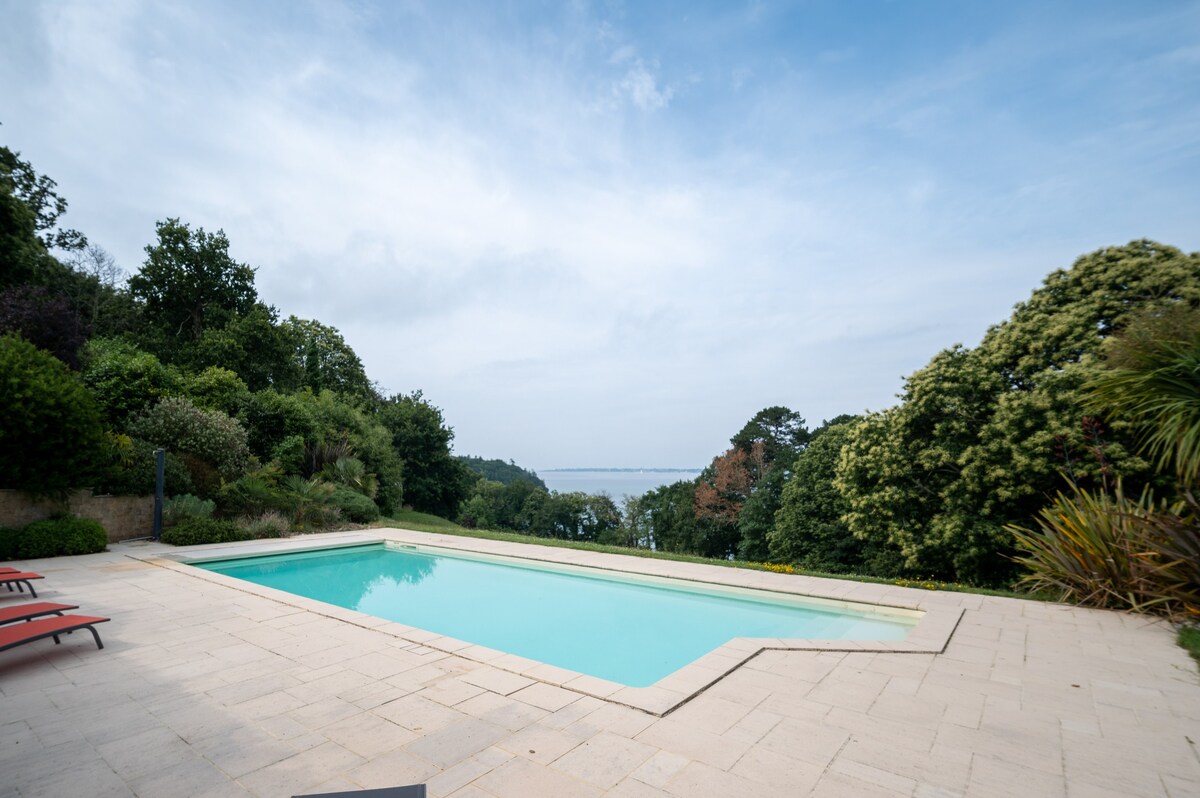 Maison face à la mer, piscine, terrasse, parc 7ha