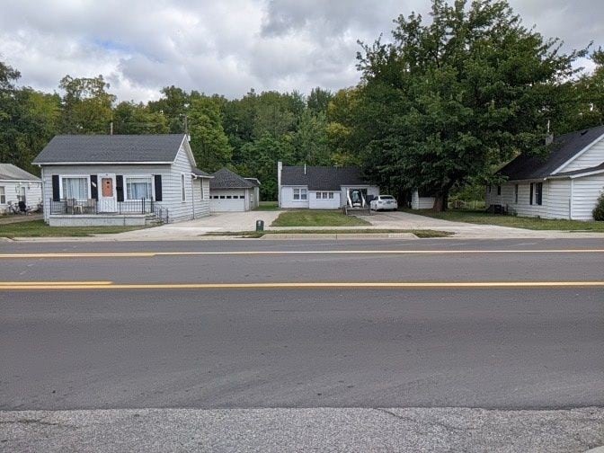 Aunt Rose's Place 1 BR Cottage on River Raisin