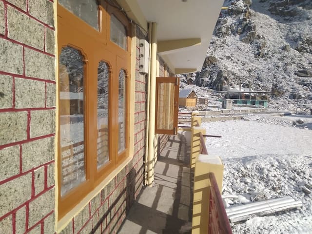 Tehsil Sangla District Kinnaur Himachal Pradesh的民宿