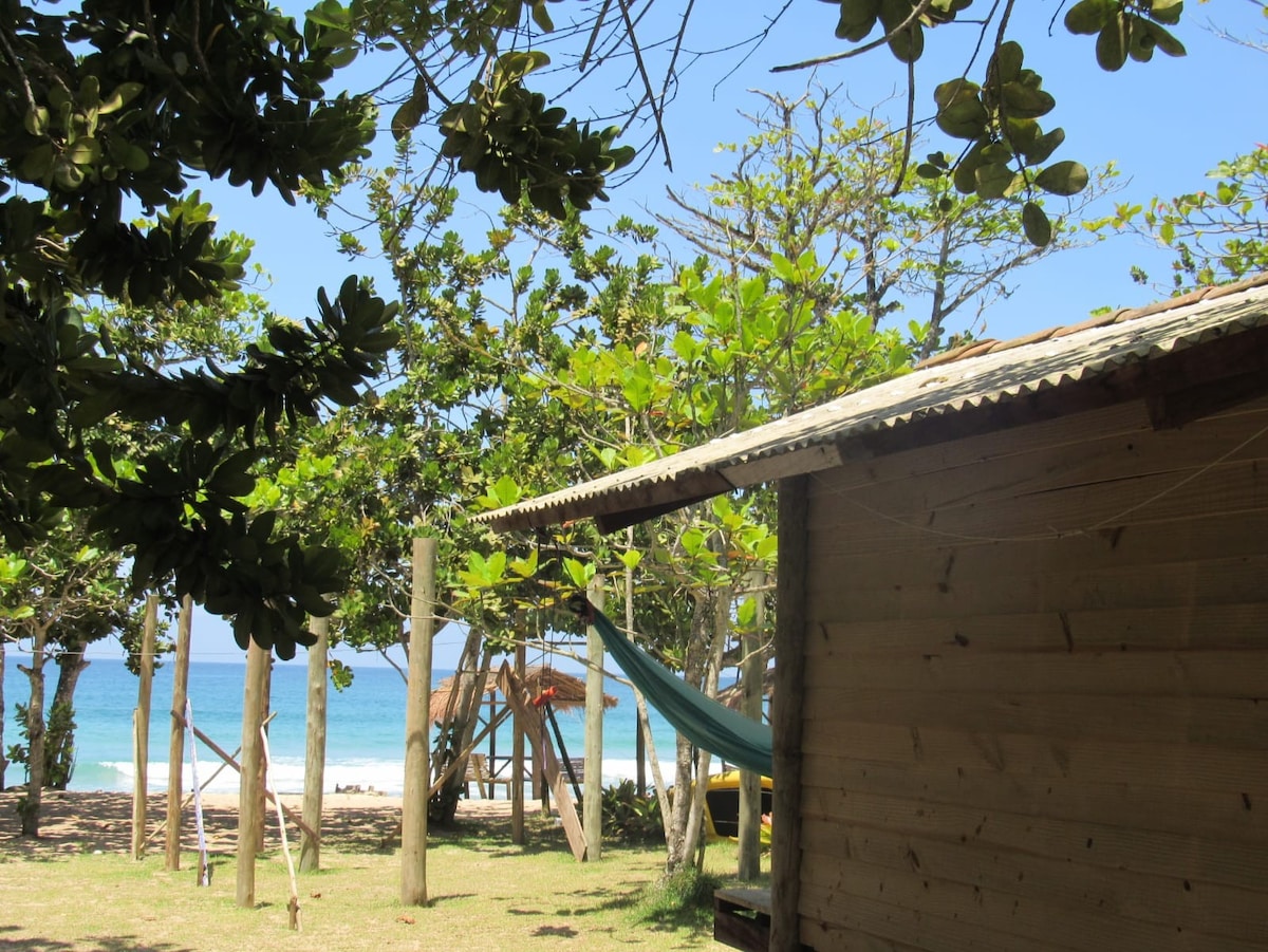 02小木屋（脚踏入沙滩） Camping Atobá