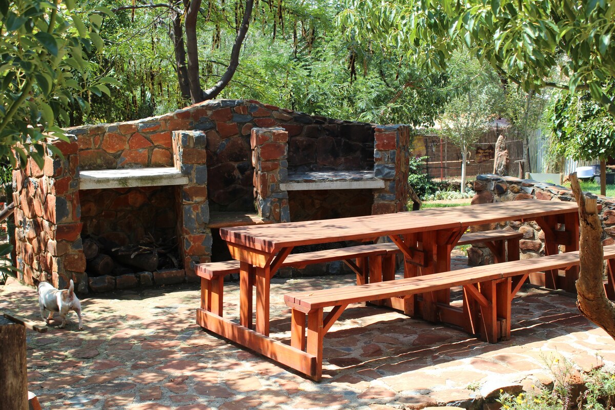 Tswalu Grove Safari Lodge距离JHB 20公里：卡拉哈里