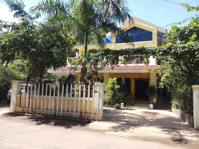 Nandgaon的民宿