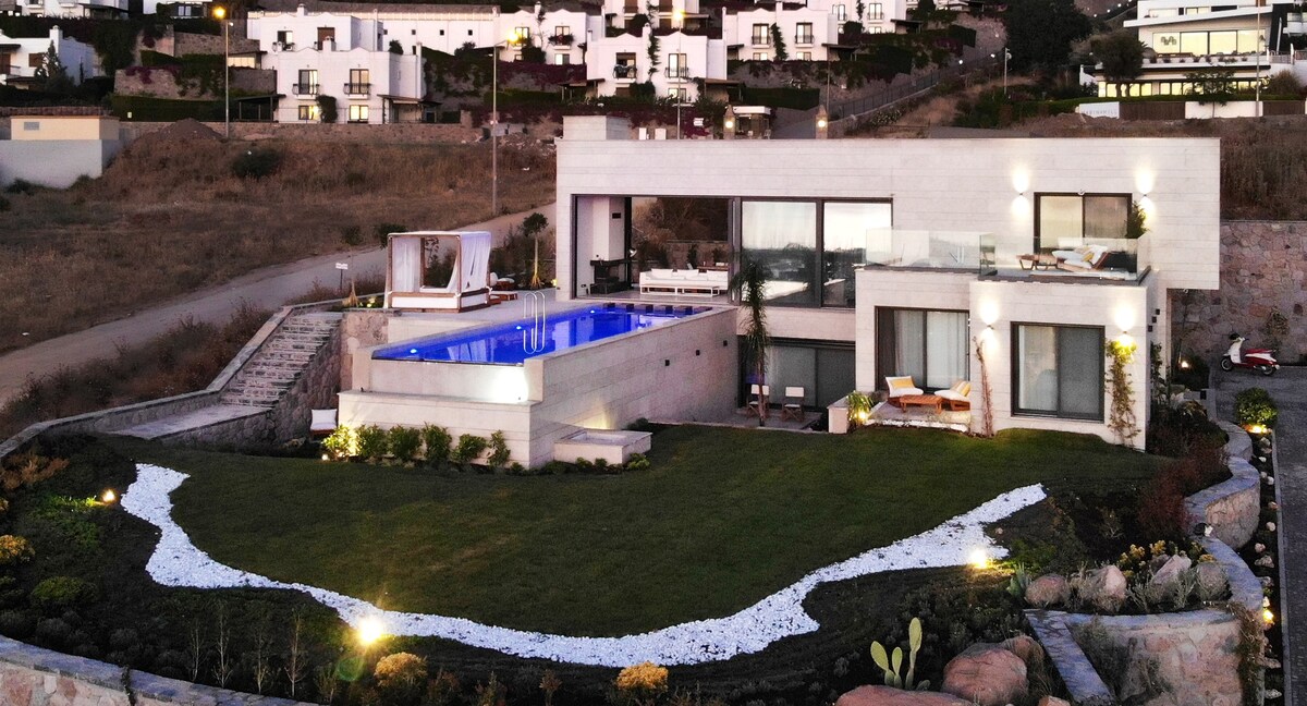 6 Bedroomed Sea View Villa in Bodrum Turgutreis