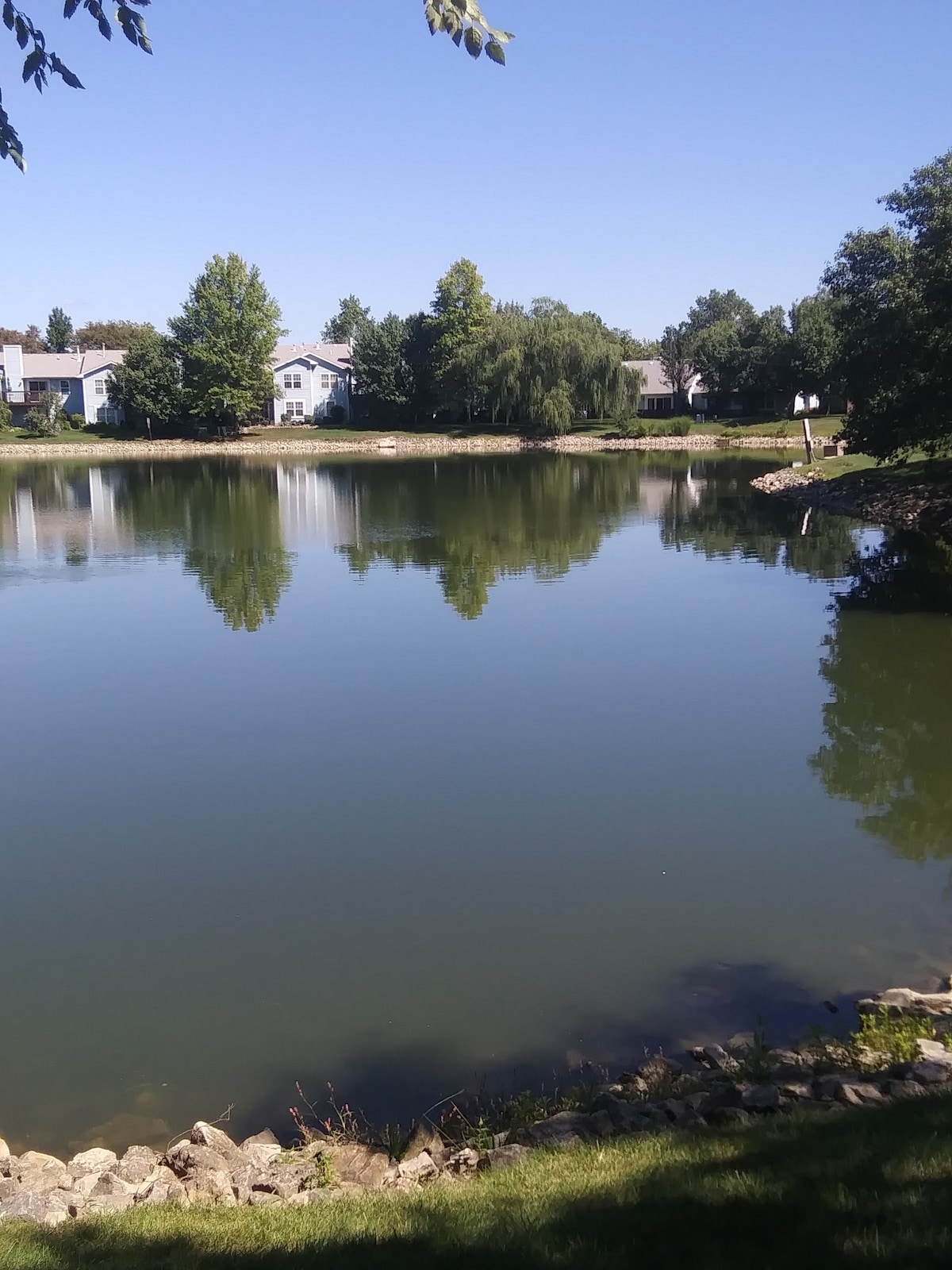 condo on sandpiper lake, close to bsu and hospital