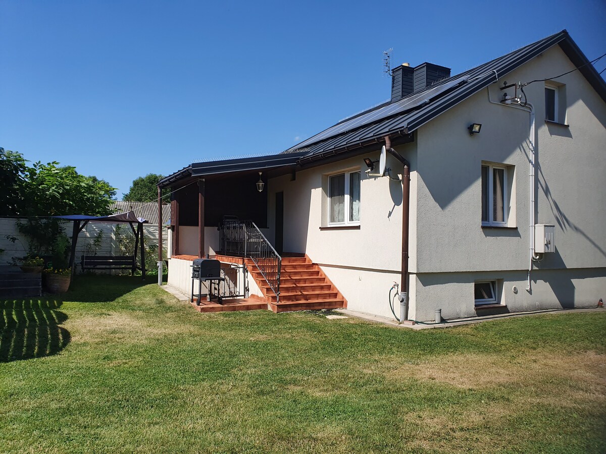 Entire house for rental by beautiful river 'BUG'