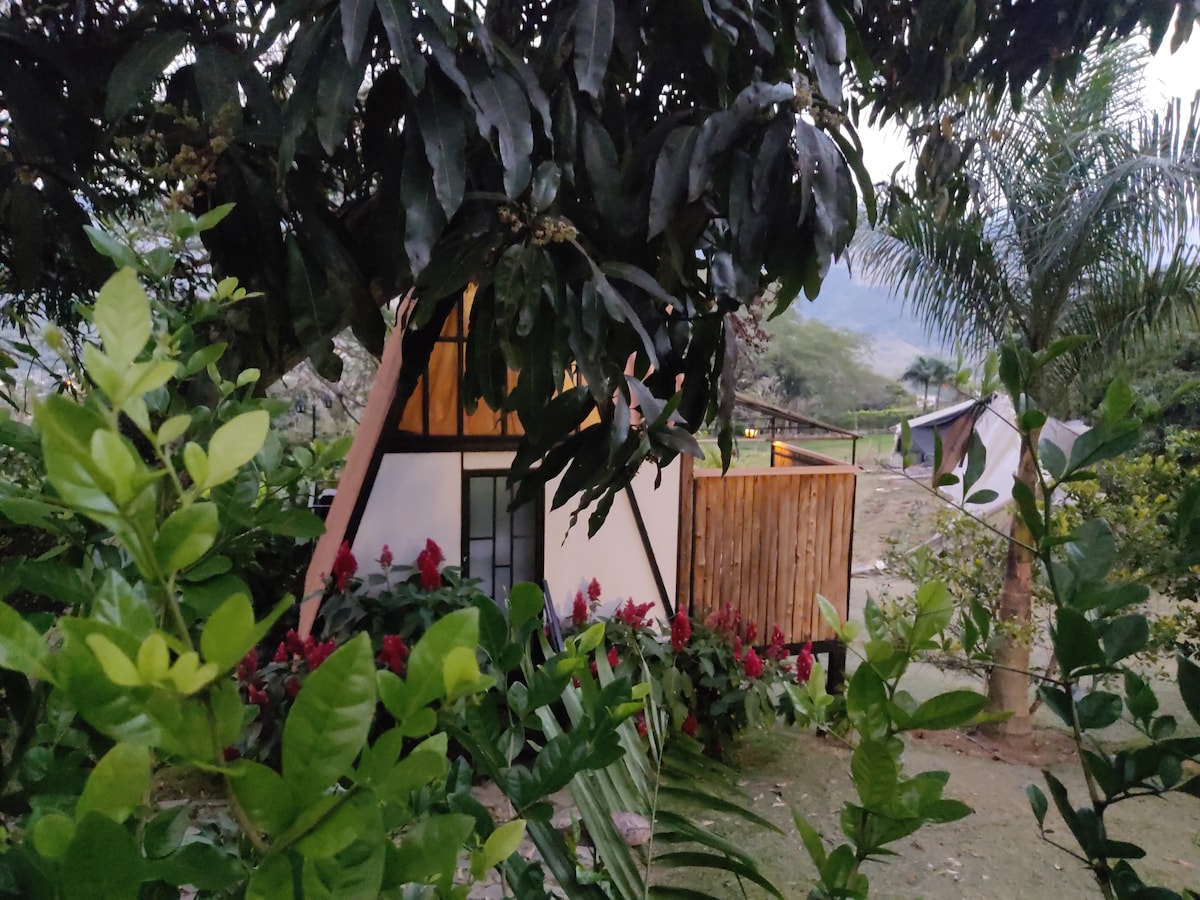 Fantástica cabaña con jacuzzi, malla y piscina.