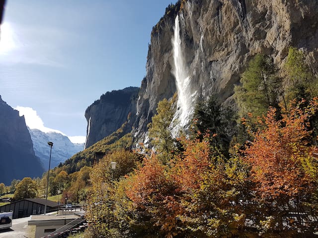 卢达本纳(Lauterbrunnen)的民宿