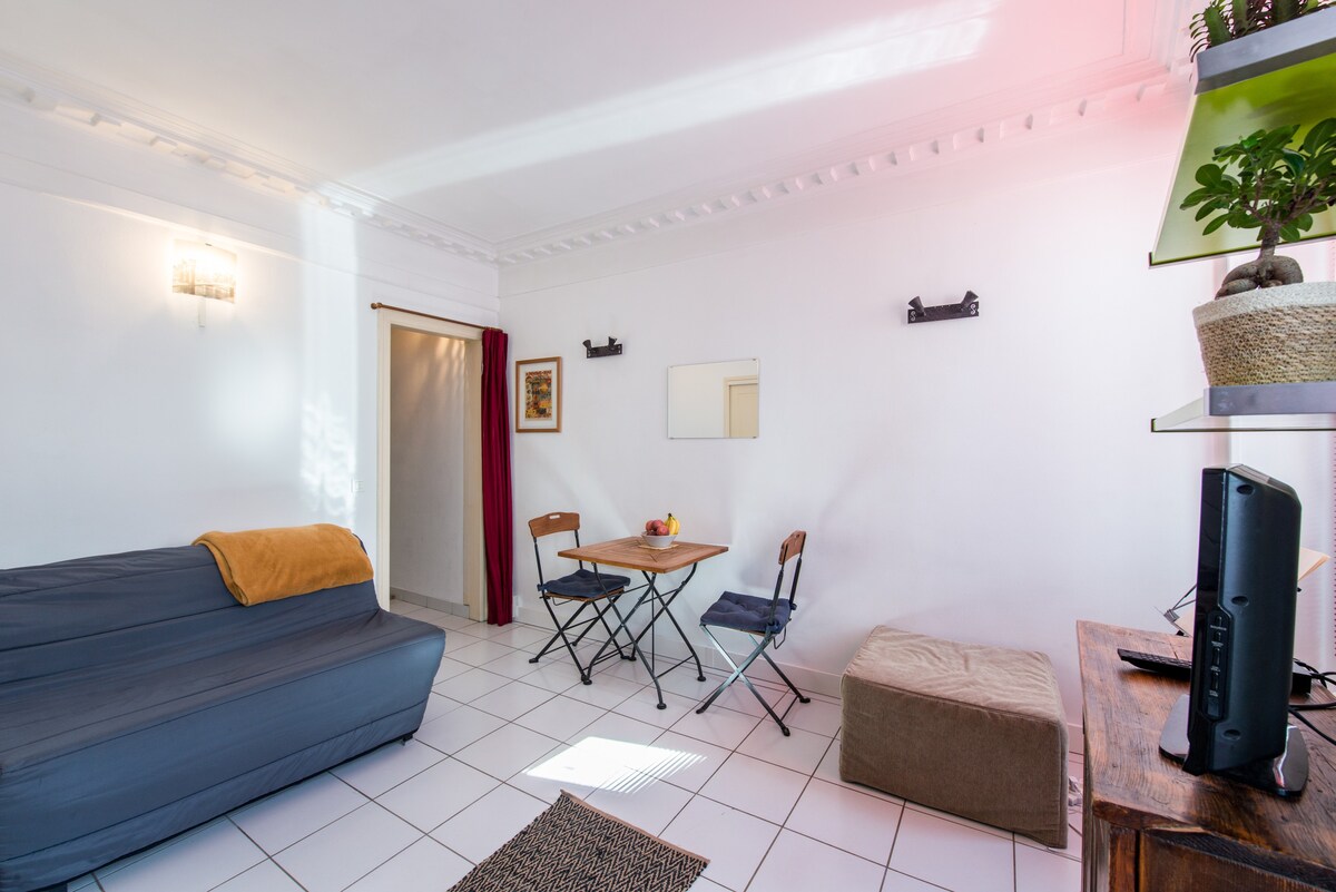 明亮舒适的单间公寓， Place de la Bastille。