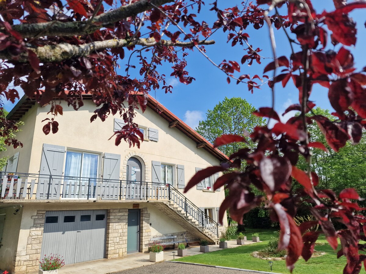 Gîte l'Enclos Roquefeuil- 70m² avec Jardin