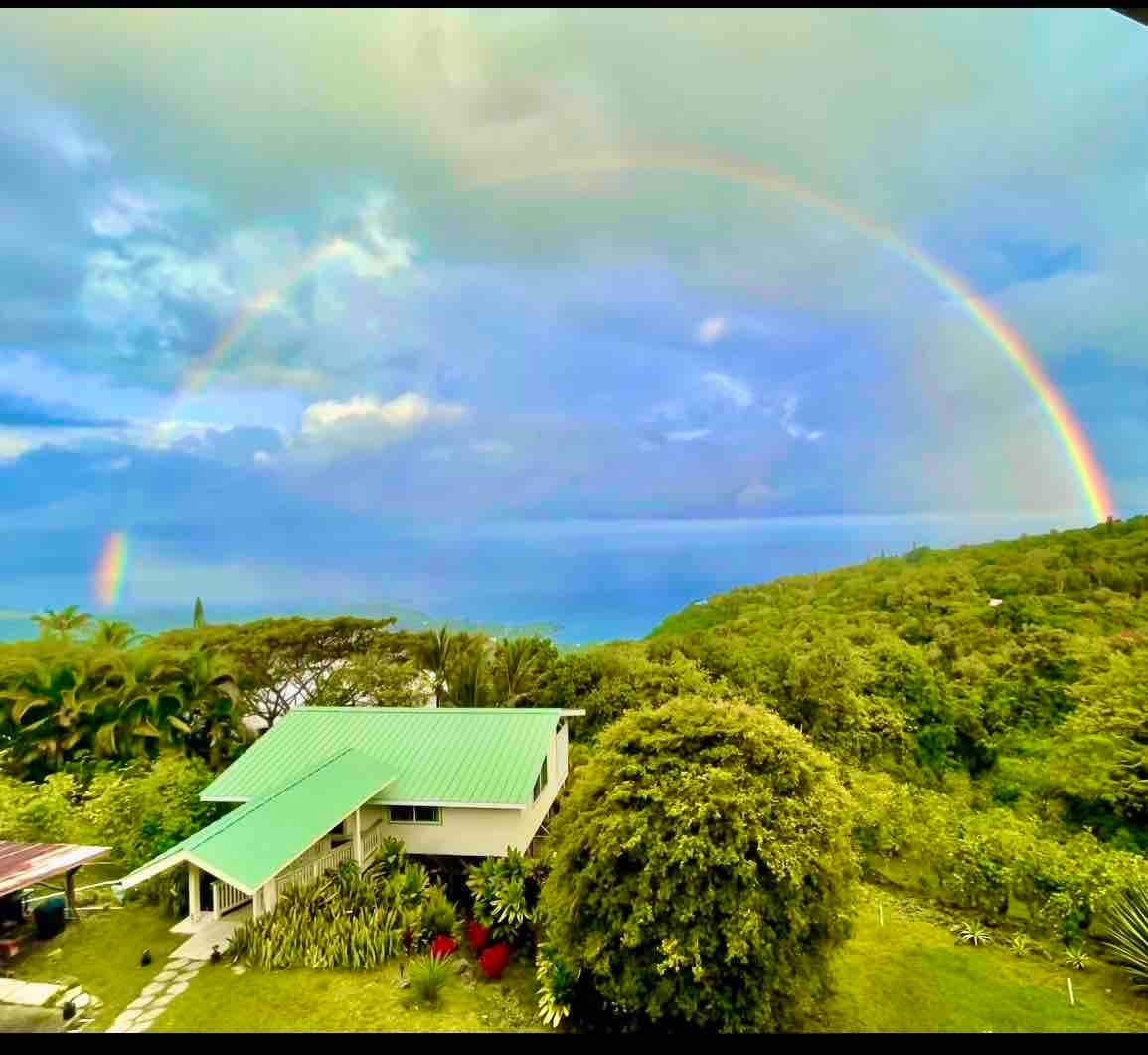 Romantic cottage in Captain Cook Hawaii