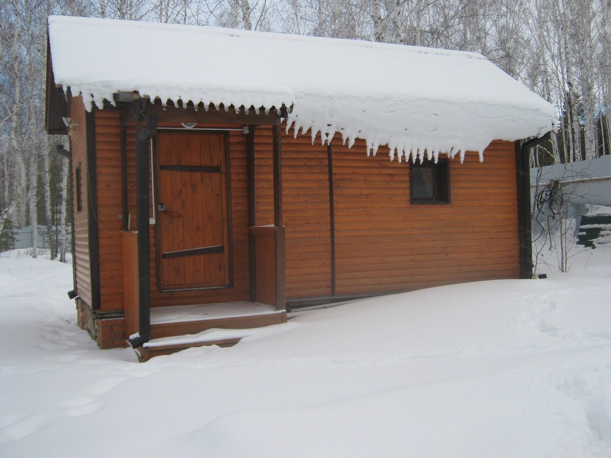 乌维尔达舒适的湖滨小屋