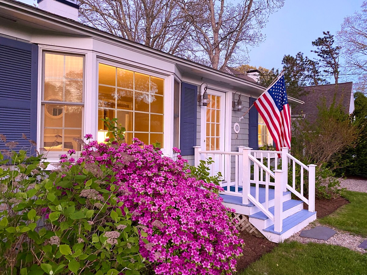 Beautifully Renovated Cape Home with Pool!