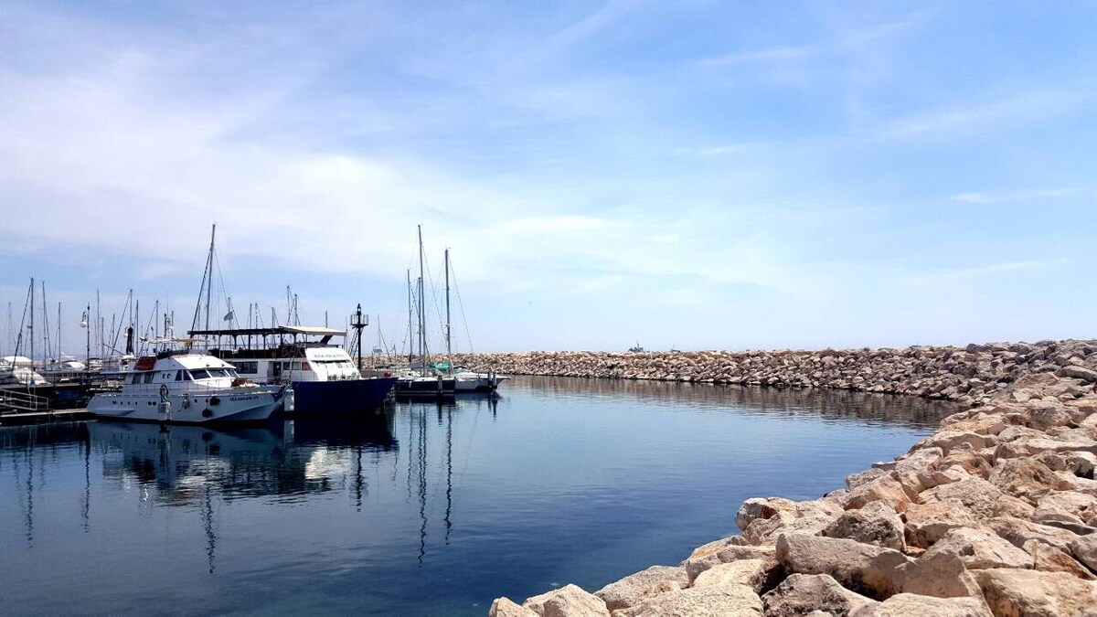 Larnaca Beach Apartments102