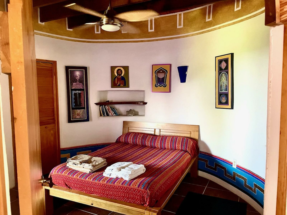 La Casa de David - Round Room