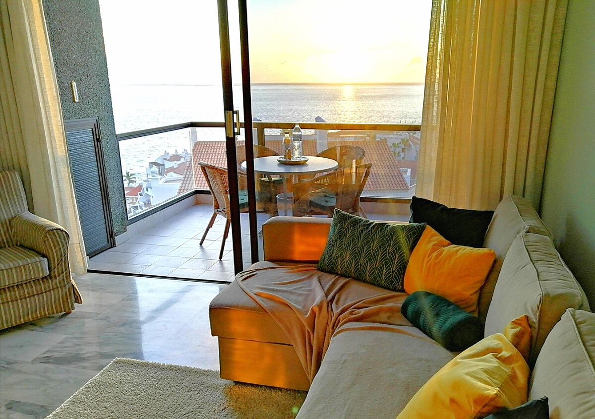 位于迷人的圣地亚哥港（ Puerto Santiago ）的海滨公寓！
