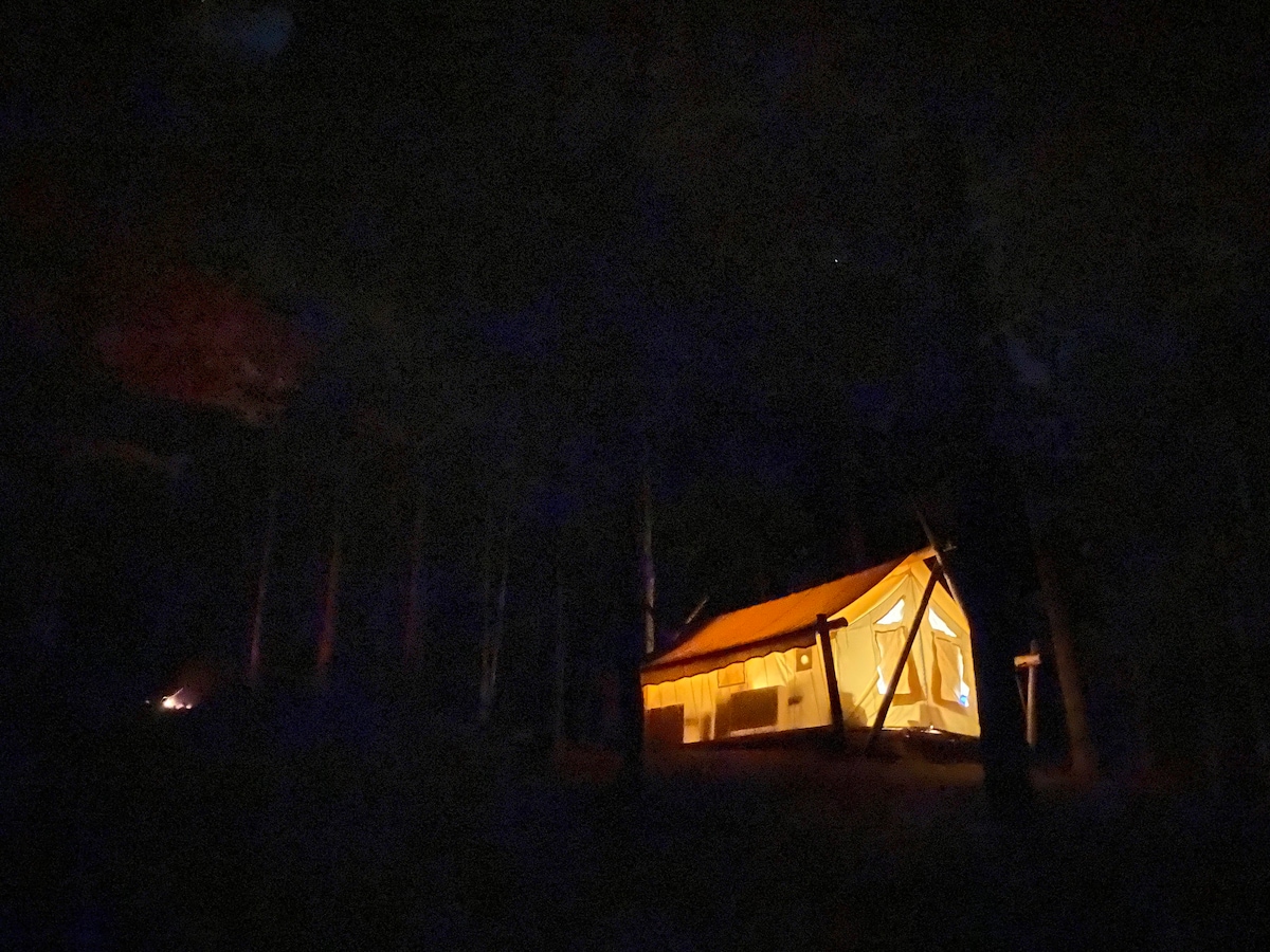 Glen Oro Eco-Retreat Glamping Explorer 's Tent