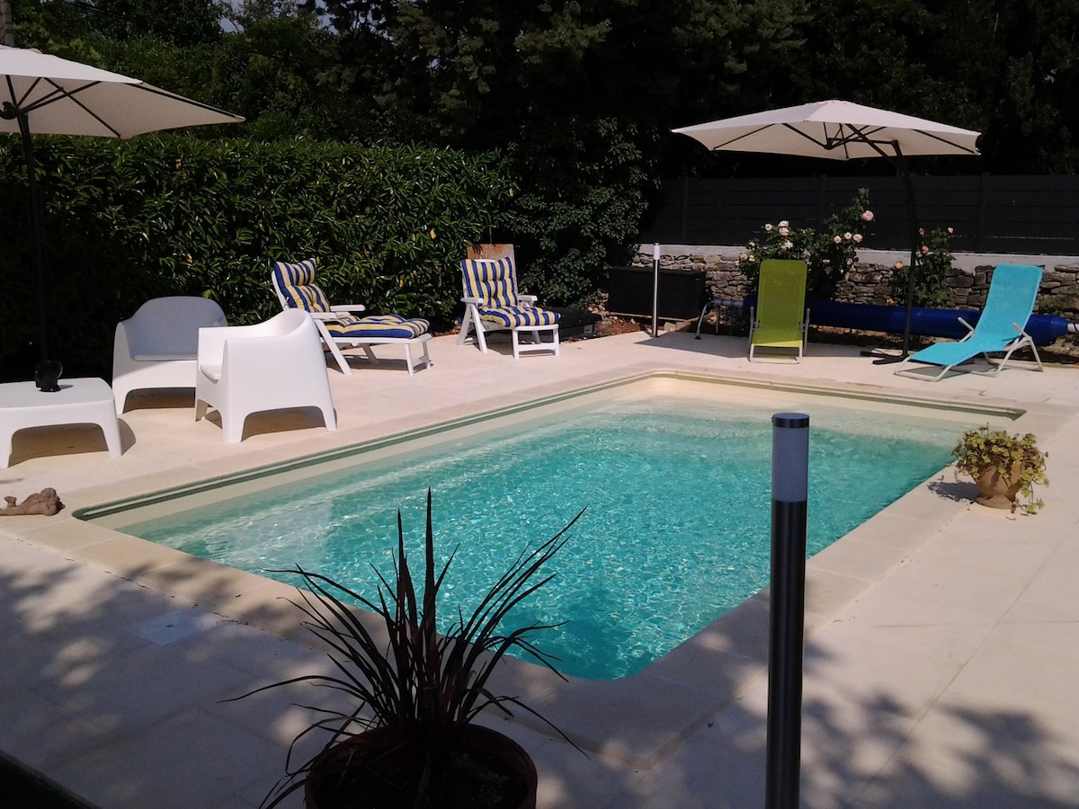Carcassonne别墅空调泳池单间公寓