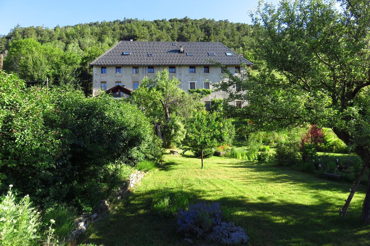 appartement de charme(75m2) avec jardin