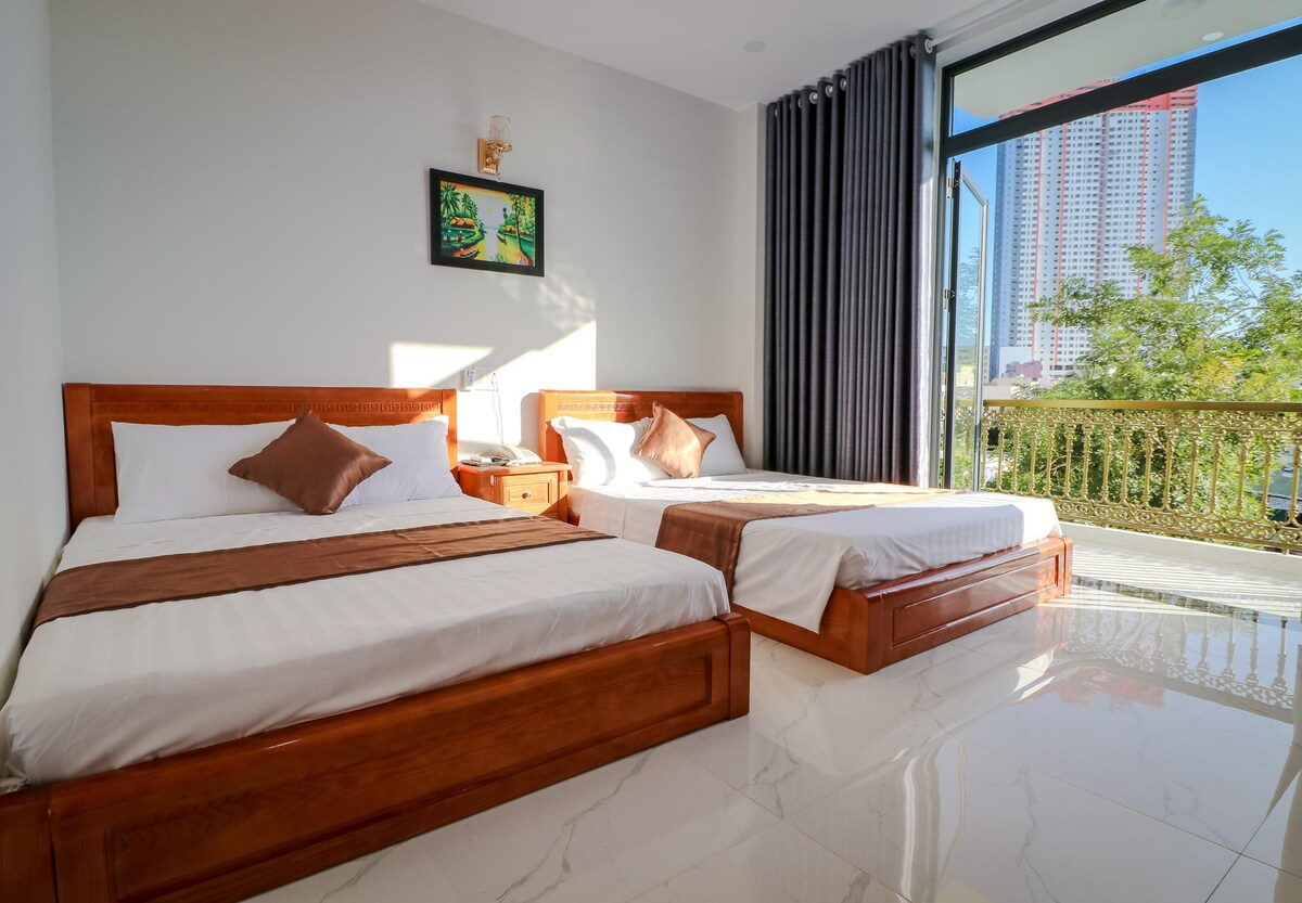 位于芽庄（ NEVA Nha Trang ）酒店的双人床房