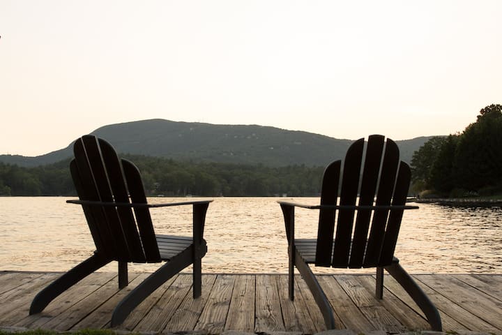 托克萨韦湖(Lake Toxaway)的民宿