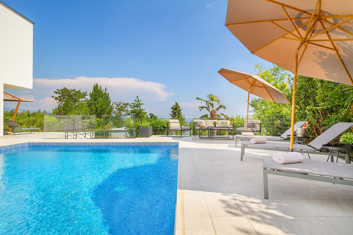 Villa Bardo、Opatija中心、海景、恒温泳池