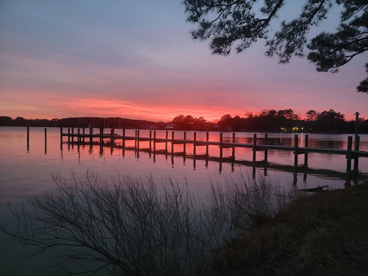 Four Reel Riverfront Cottage