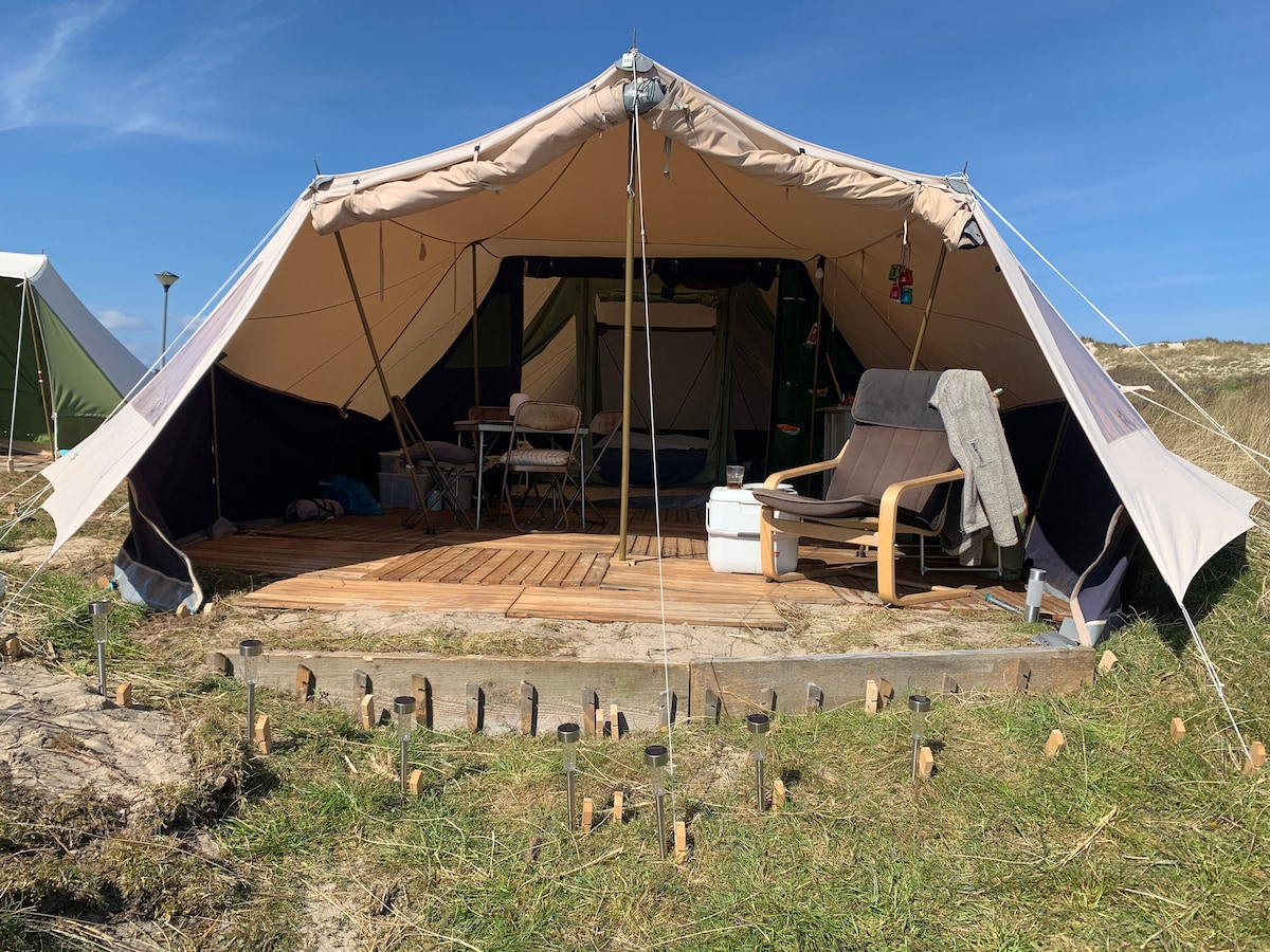 Atoma chapado tent op Vlieland