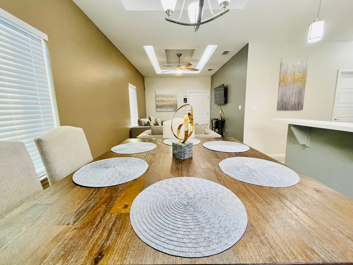 🌟Luxury Modern 2 BR Condo🌟 In the ❤️ of Sharyland🌟
