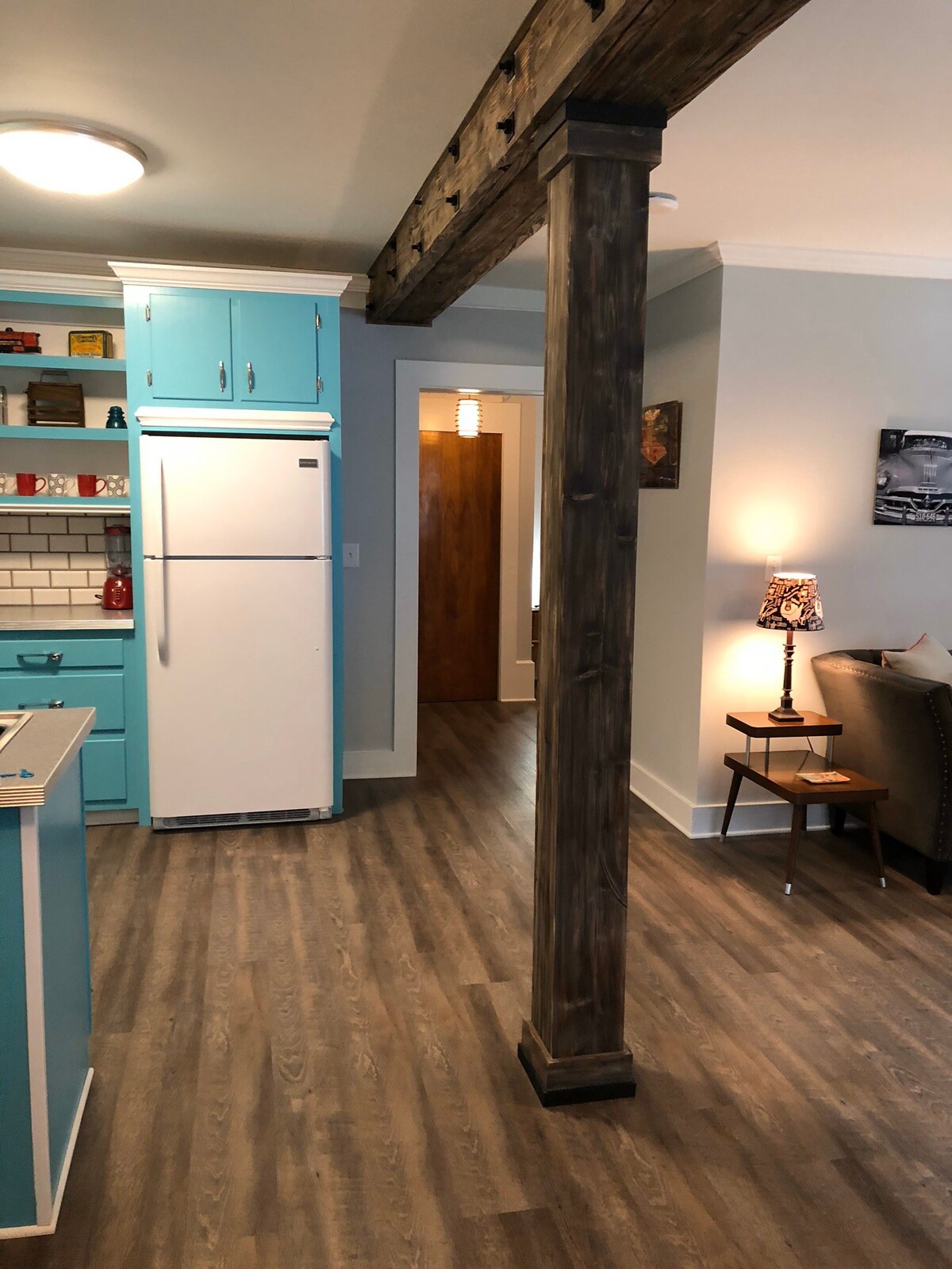 The Hot Rod Suite at Snooze and Cruise Apartments