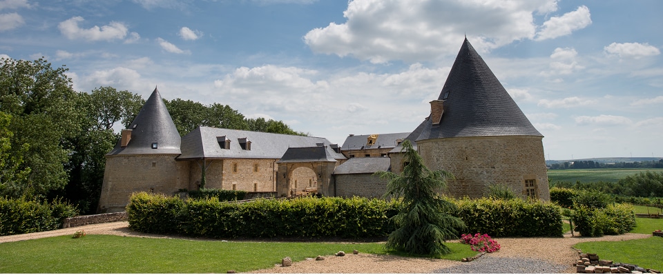 Gîte de la tour de guet au château de Charbogne
