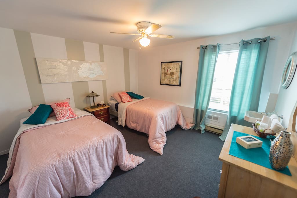 位于Saint-Joseph-de-la-Rive的Chambre 2 lits