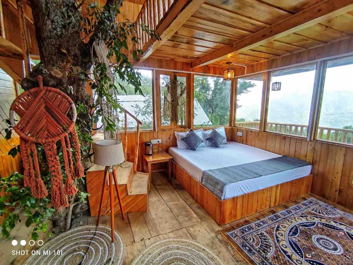Luxury Treehouse in orchards at Jibhi X Bahu