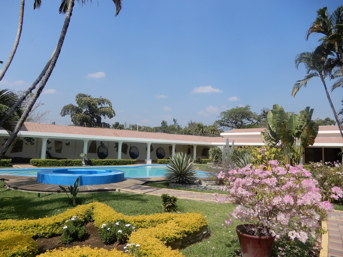 Bungalow Poró Gigante - Club Los Jerónimos