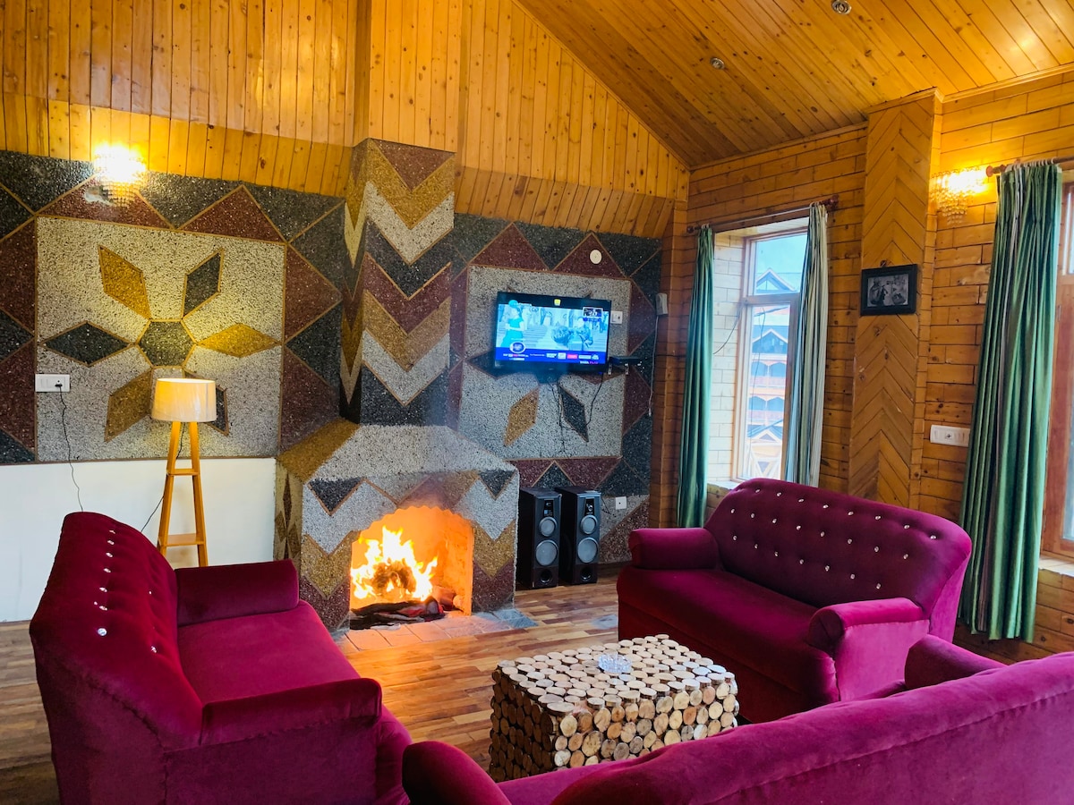 Luxury 5 Bedroom in wooden cottage