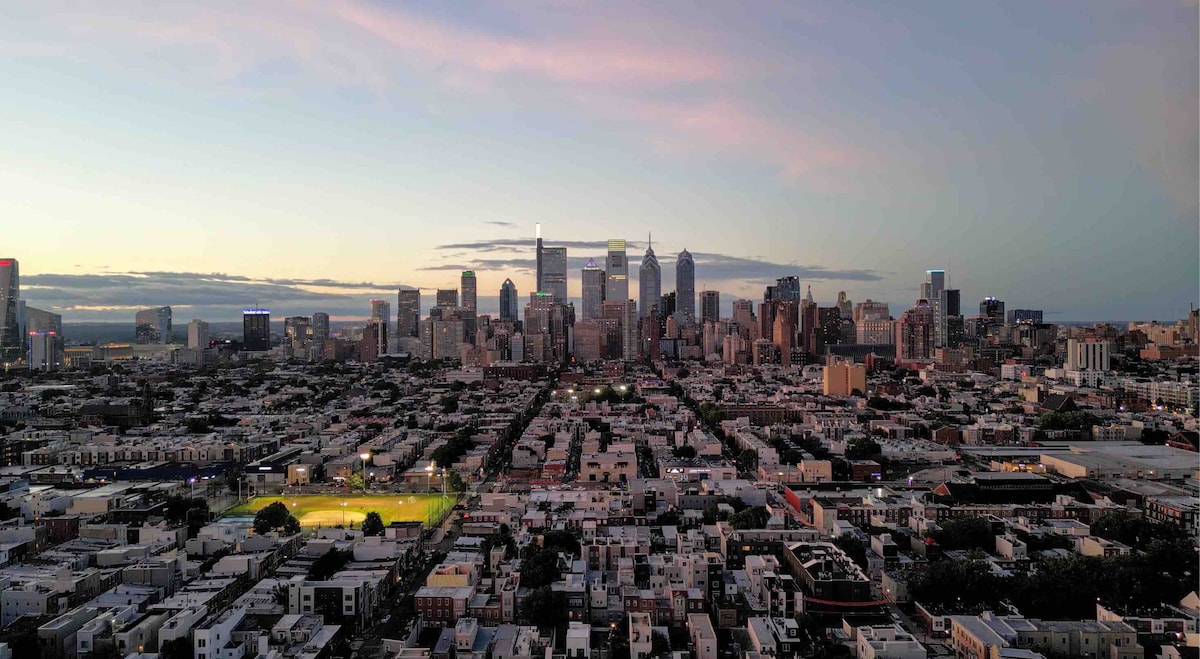 Modern Philly Hideaway | Stunning Rooftop Retreat