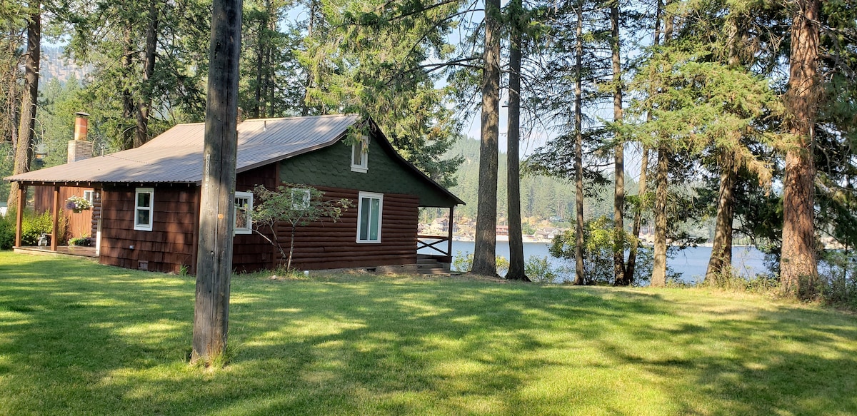 Northwoods Beach Cottage @ Deer Lake