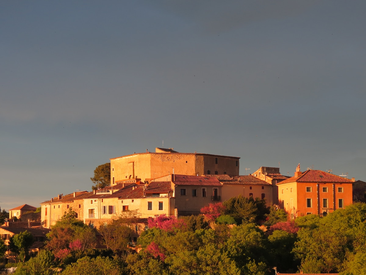 Villa de plain-pied au calme entre mer et montagne