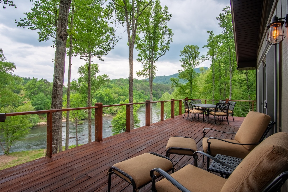 Stunning Riverfront Home in the Smokey Mountains