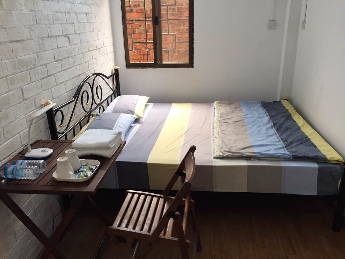 Roly Hostel-Small double Private Room