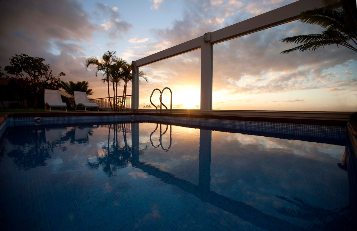 克鲁斯港（ Puerto de la Cruz ）的豪华别墅，带泳池