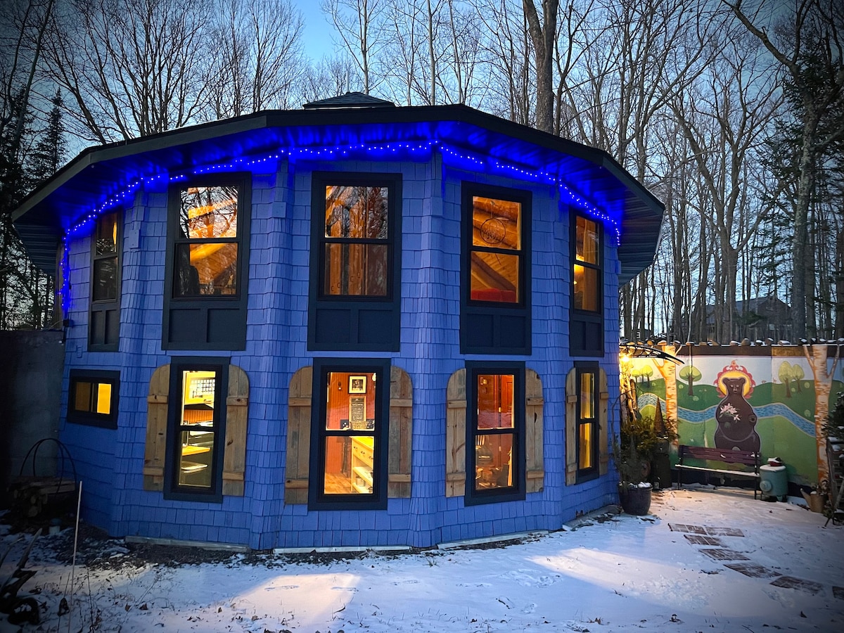 Birchwood Blue Cabin - Come to the Wild Blue