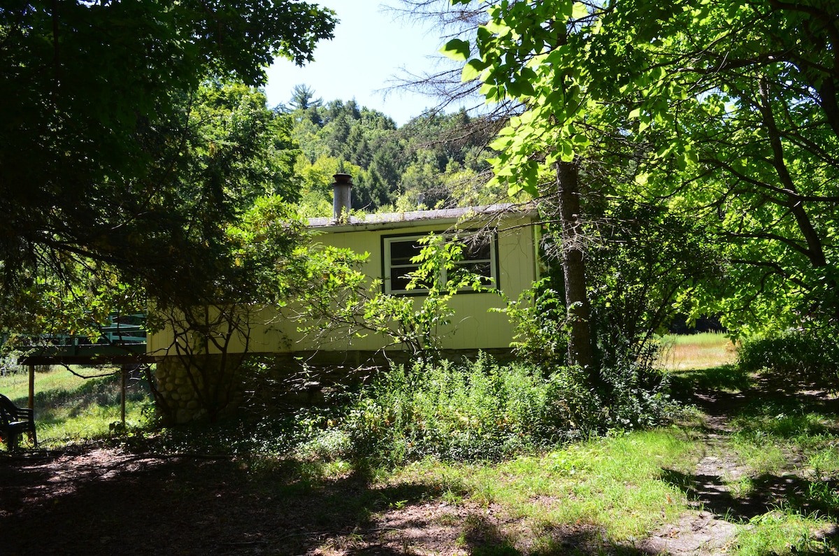 山间舒适小木屋度假屋