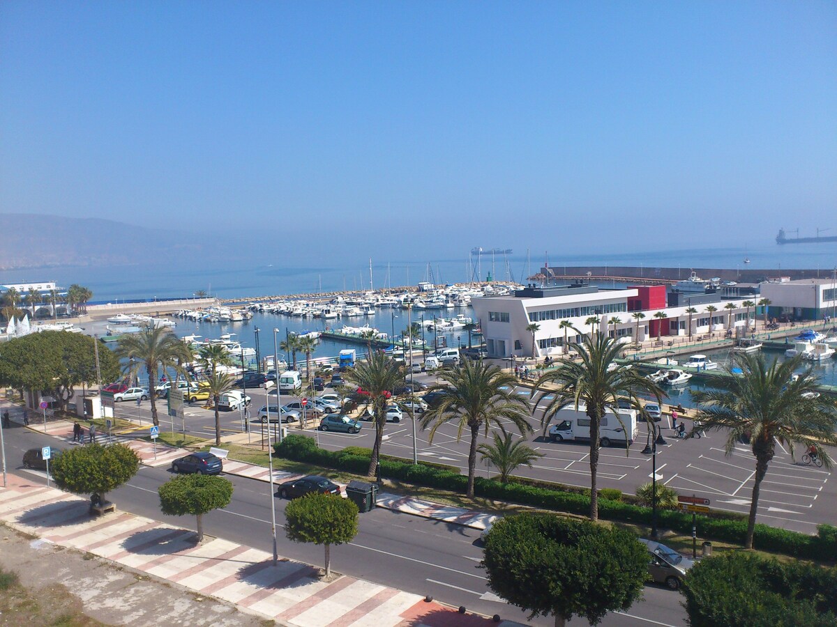 ATICO CON VISTAS AL MAR Y AL PUERTO DE ROQUETAS