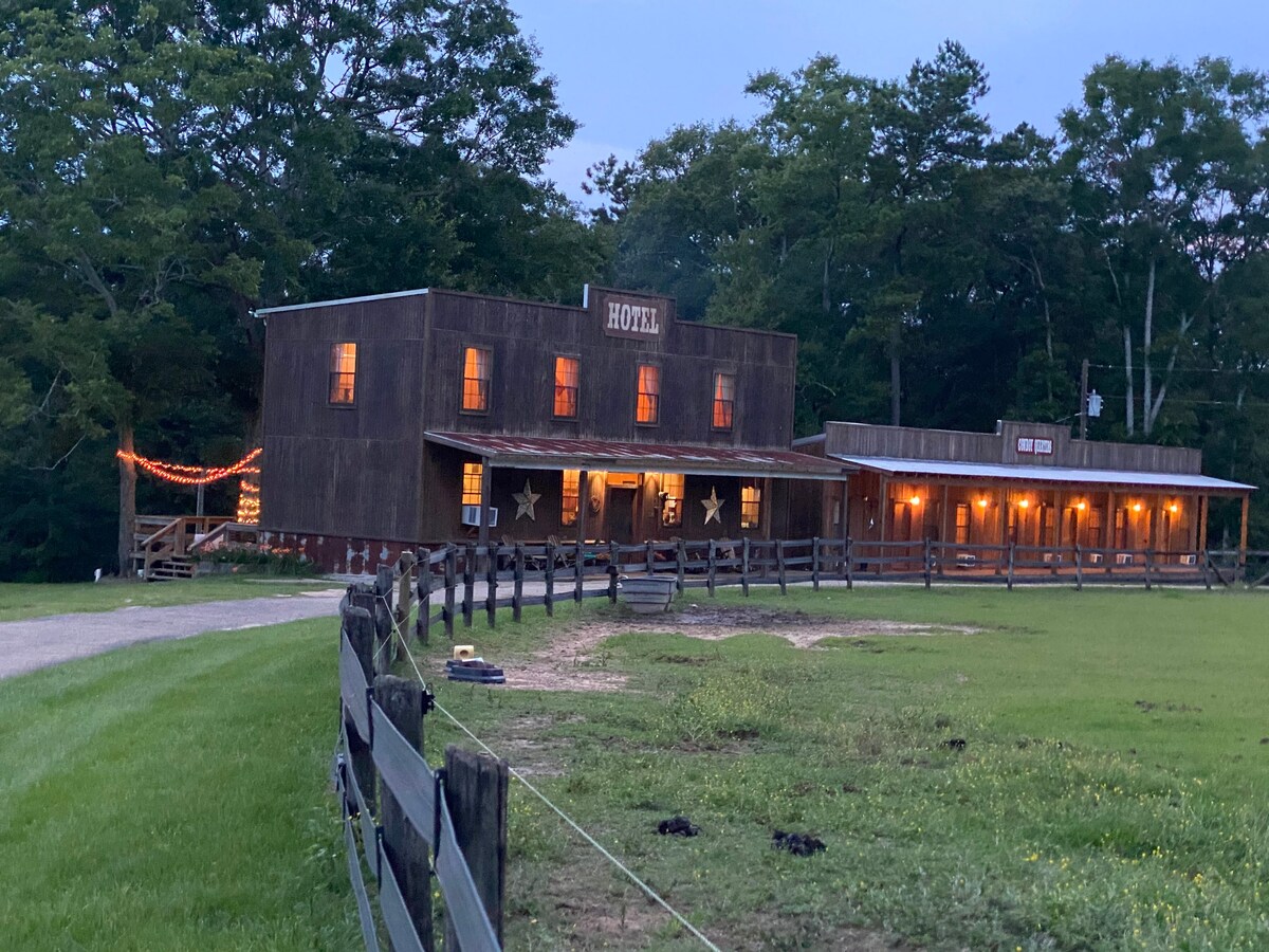 Tito's Fine Step Suite on Elegant Horse Estate