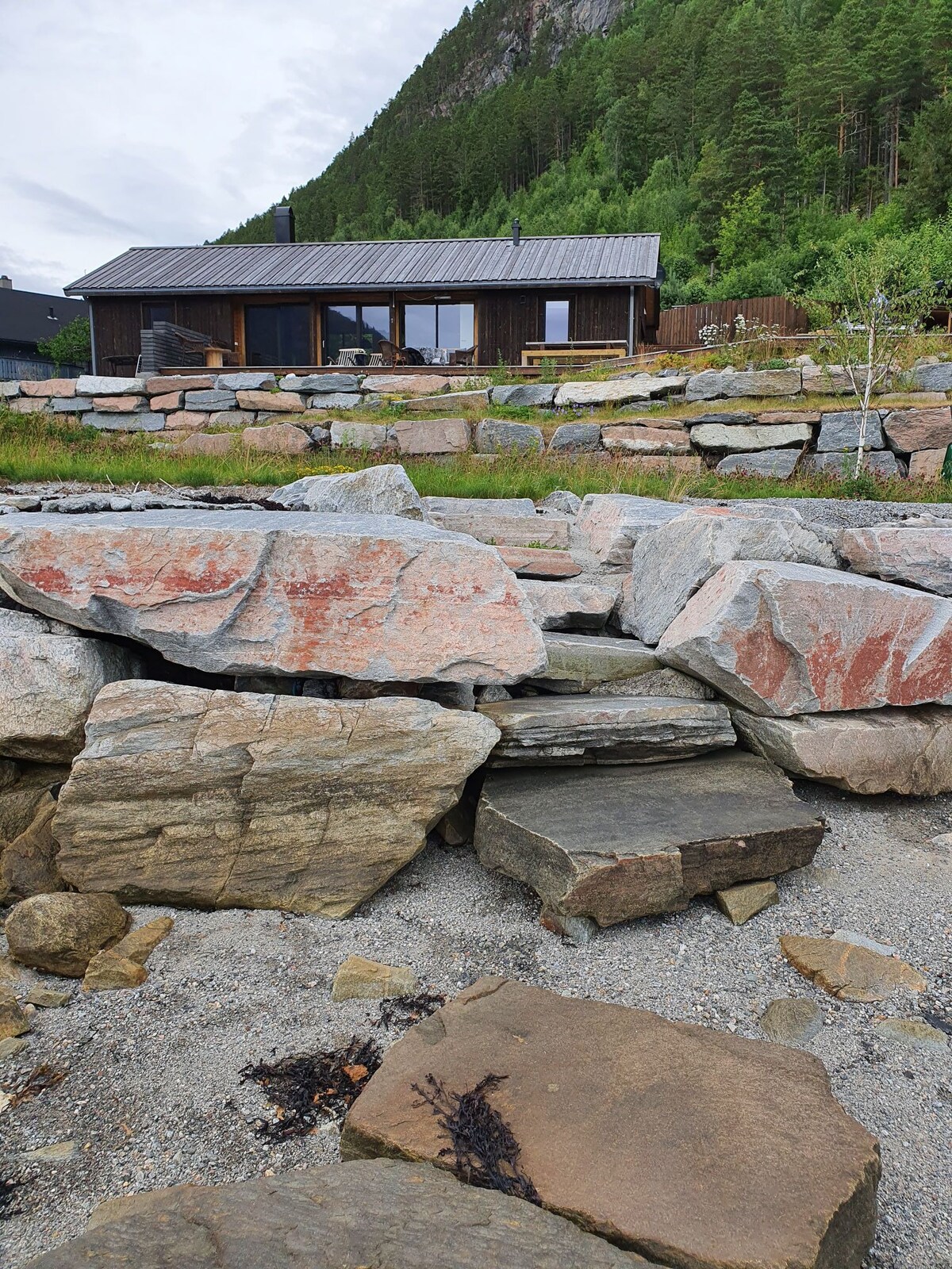 Hytte ved sjøen, Ålvundfjord.