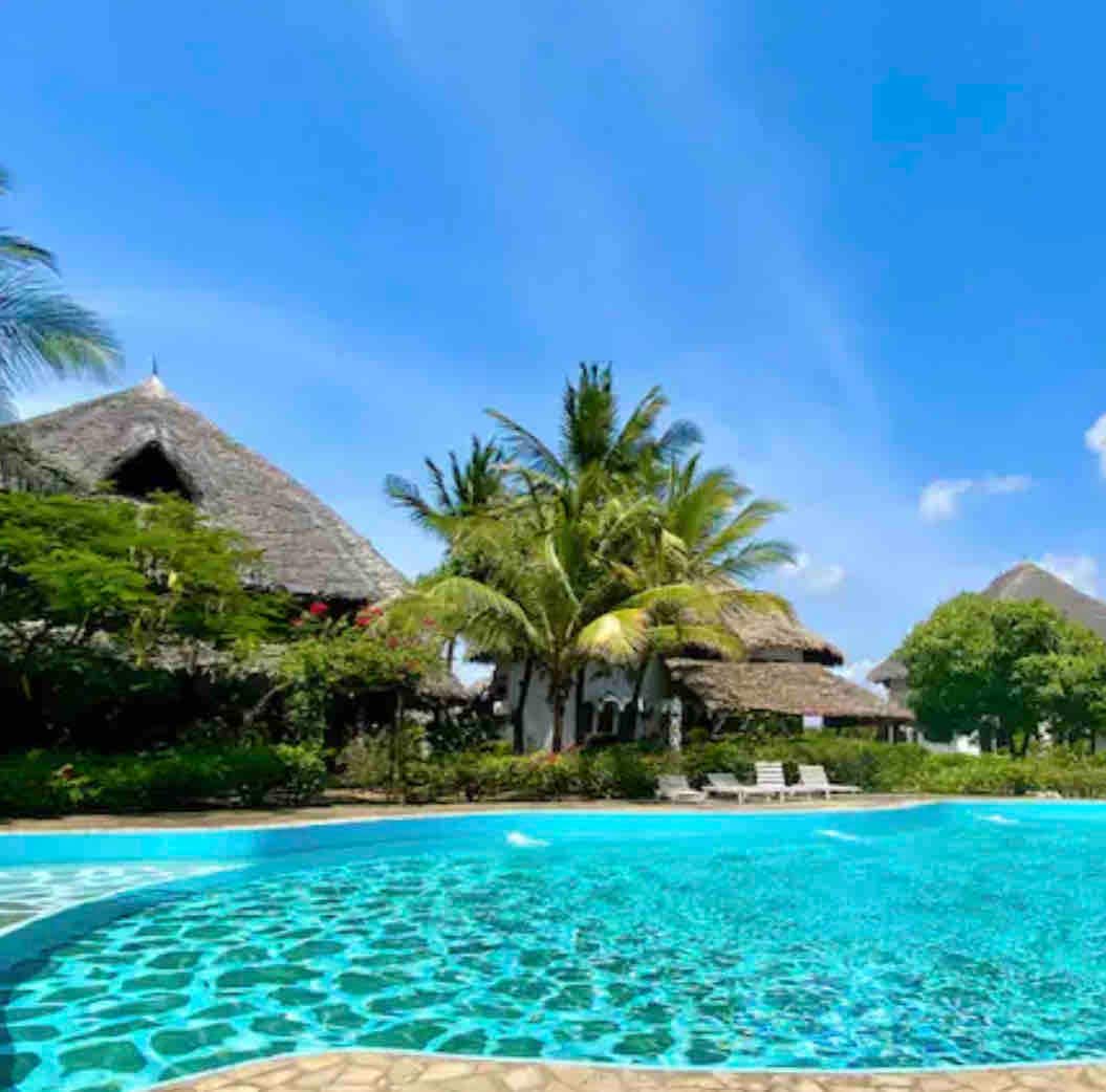VillaKarembo sul mare:2 piscine-governante-Wi-Fi-