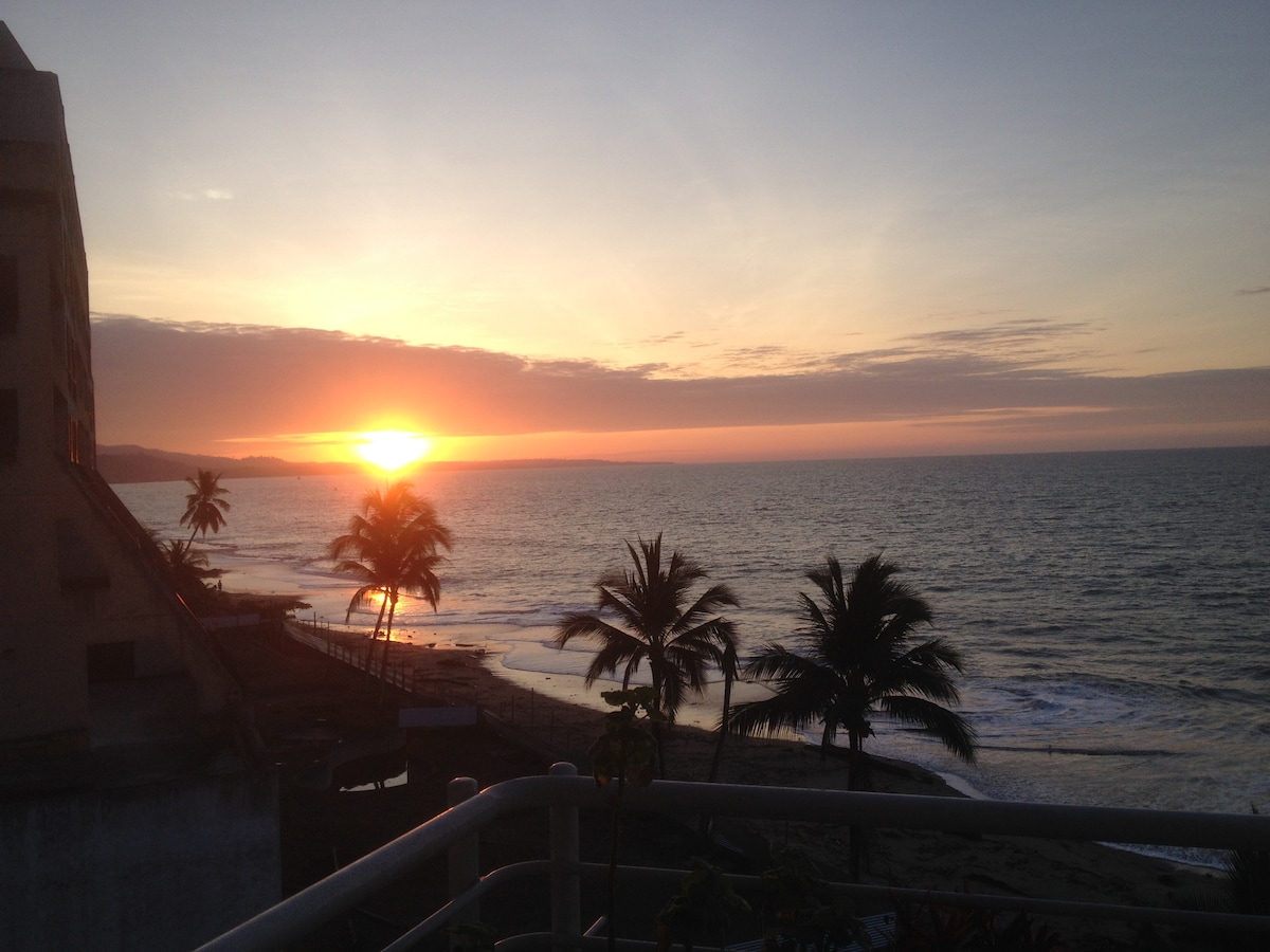 Same Beach, Pacific Paradise