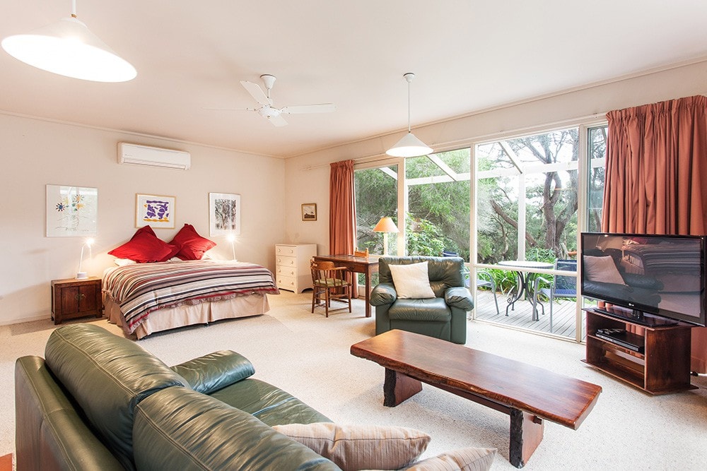 Corvus Cabin Portsea Pet Friendly