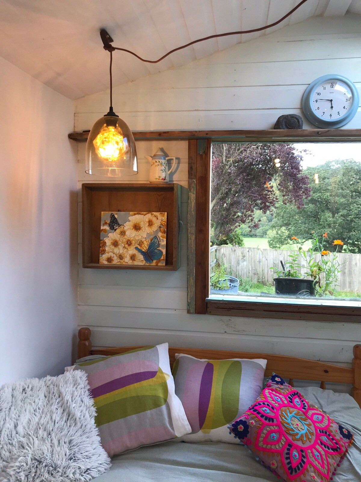 The Art Cabin- quirky, unique, centrally heated