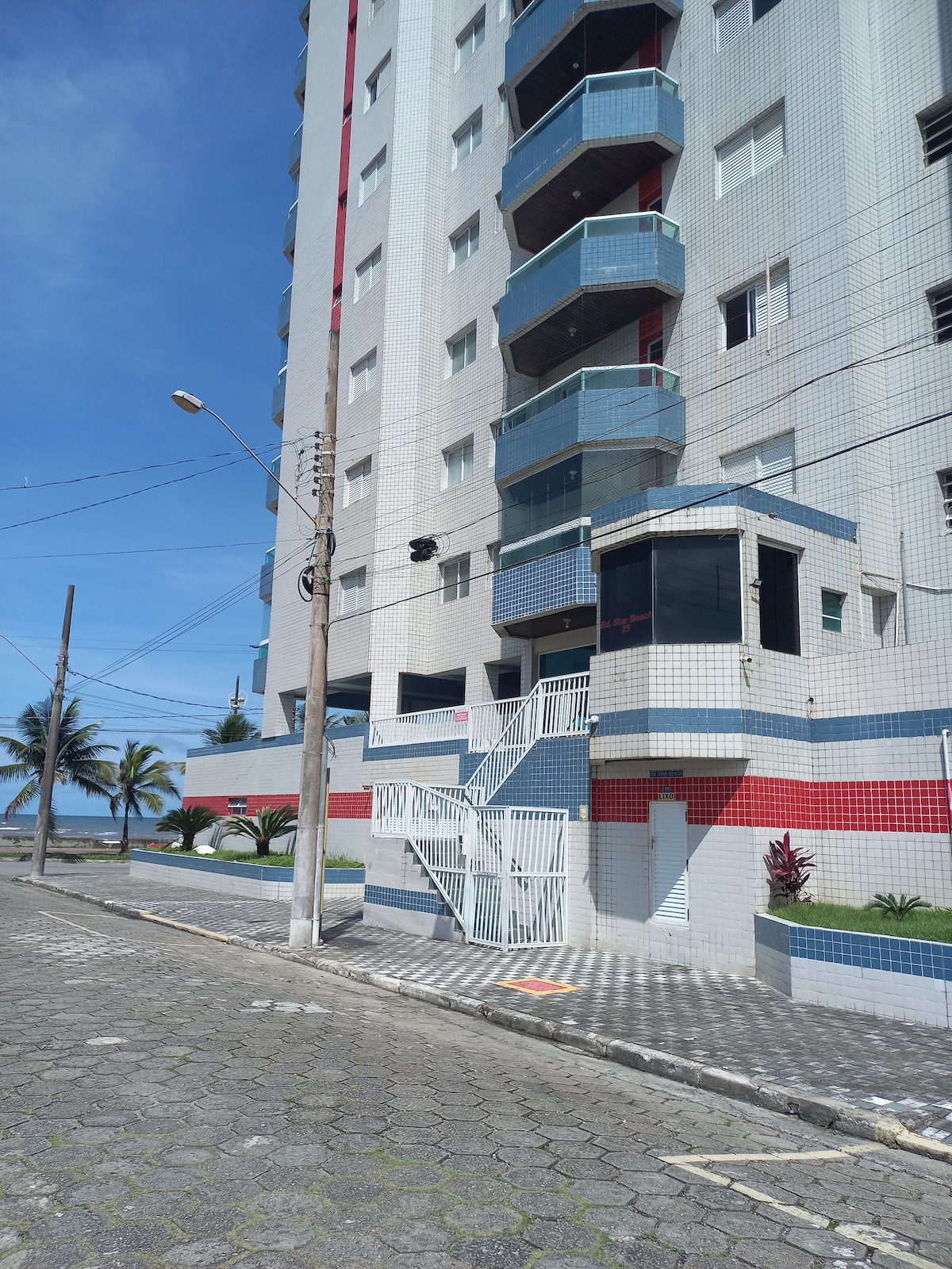 Apartamento beira mar Mongaguá 6 pessoas / garagem